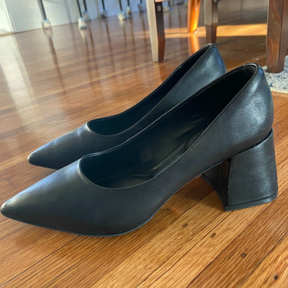 AEROSOLE: Ivory Black Pointed Toe Block Heels, Size 7